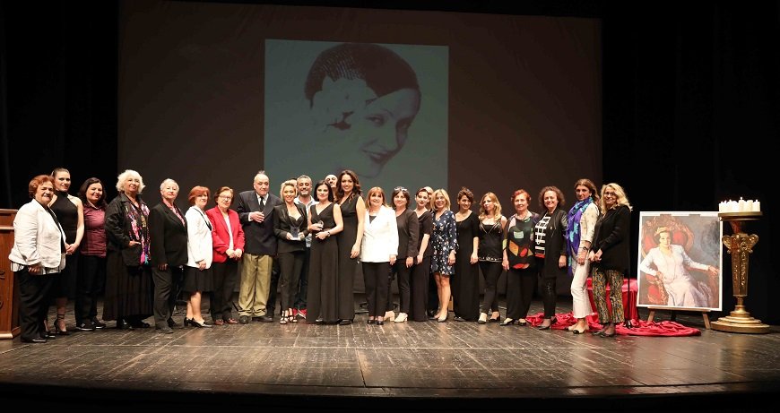 Bedia Muvahhid Ödülü