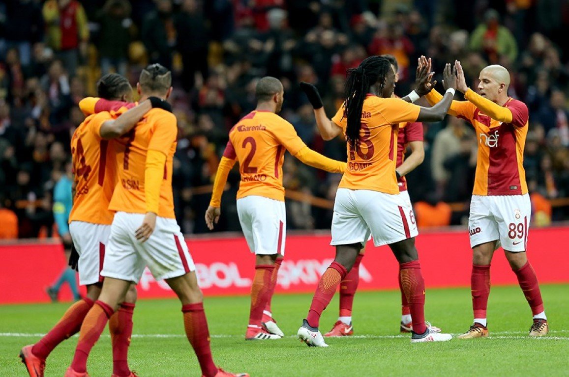 Galatasaray evinde güldü