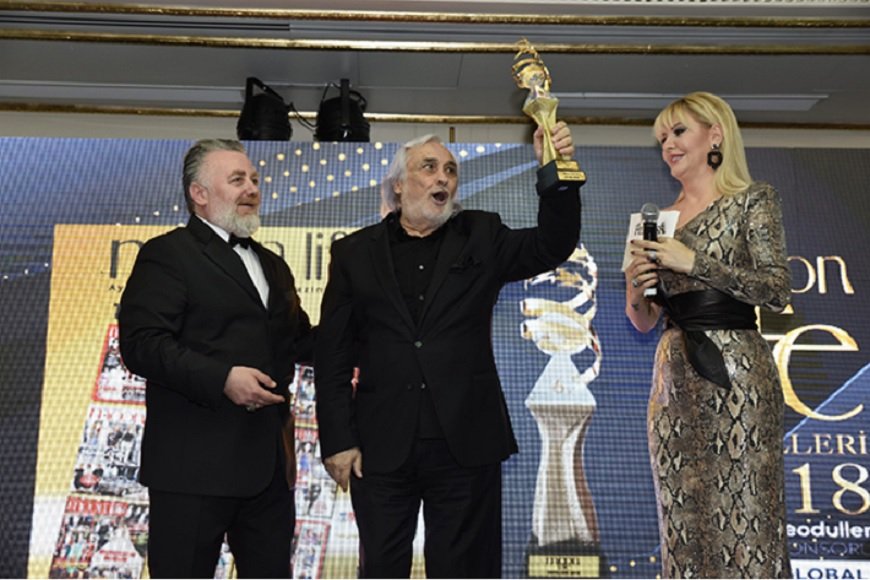 Yılın En İyileri Ödüllerini Aldı