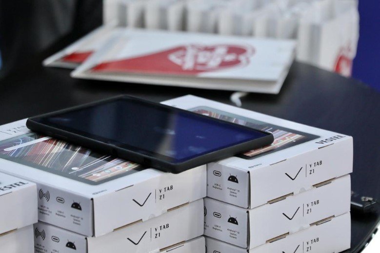 40 bin tablet dağıtımı