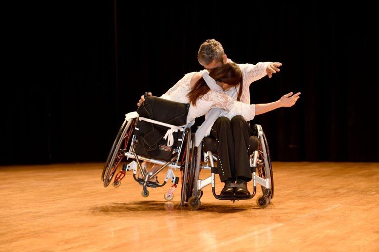 engelsiz sanat topluluğu