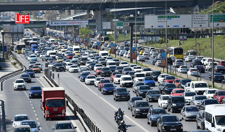 İstanbullular geçen yıl trafikte 105 saat kaybetti