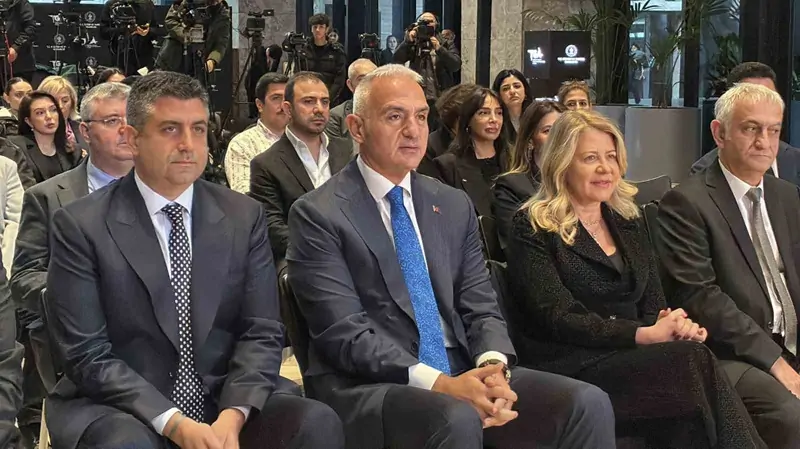 Bakan Ersoy AKM’de açıkladı, Türk dizilerine 100 bin dolarlık destek sağlanacak