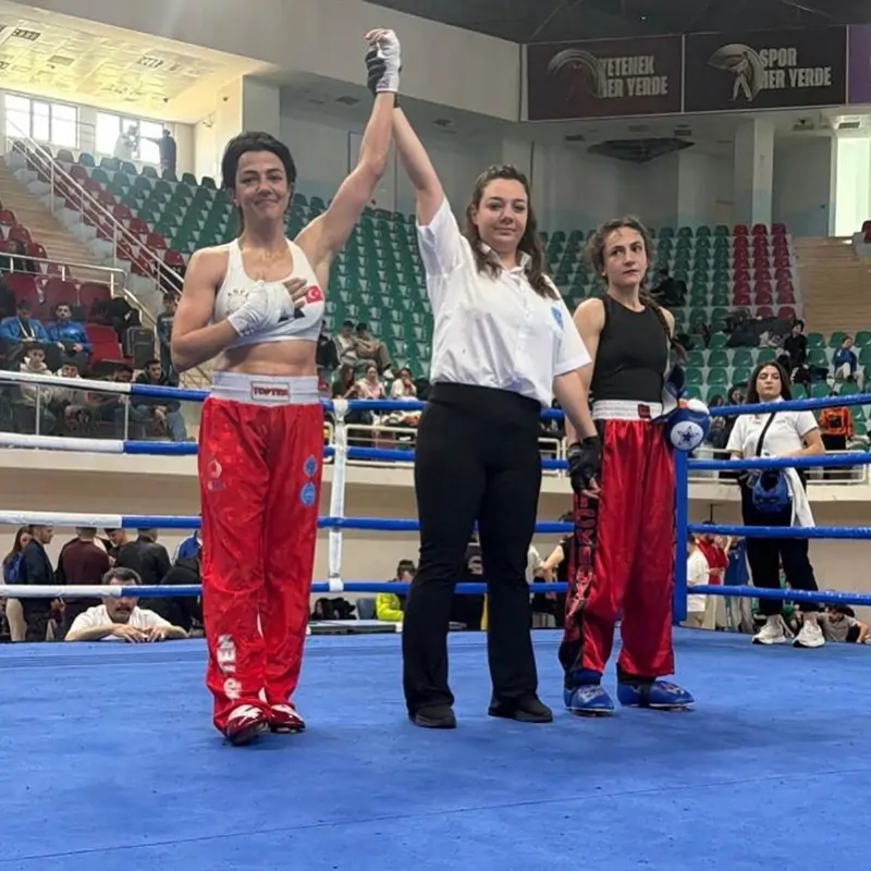 Bağcılar Belediyesi personelinden kick boksta büyük başarı