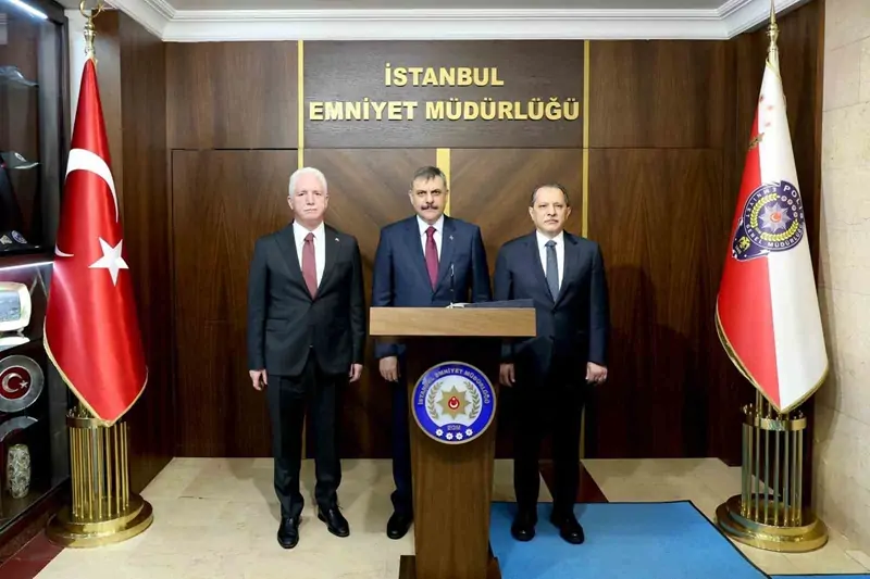 İçişleri Bakanı İstanbul Emniyet Müdürlüğü’nü ziyaret etti